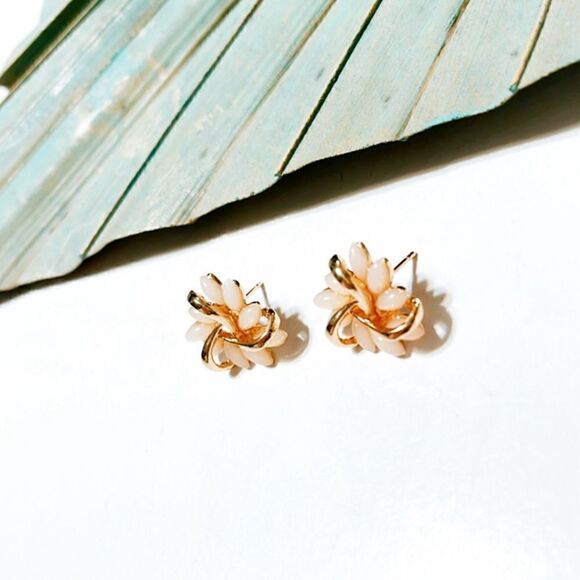 Flower twist stud earrings #163 - Picture 2 of 4